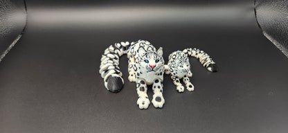 3D printed snow leopard figurine of adult and cub with detailed black and white spotted pattern