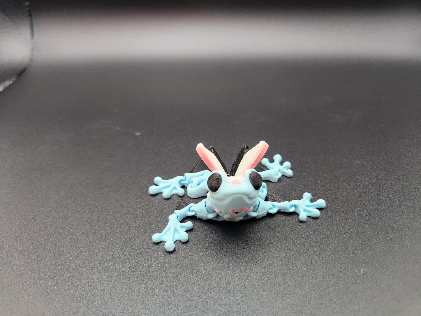 3D printed articulated fairy/faerie flutter frog