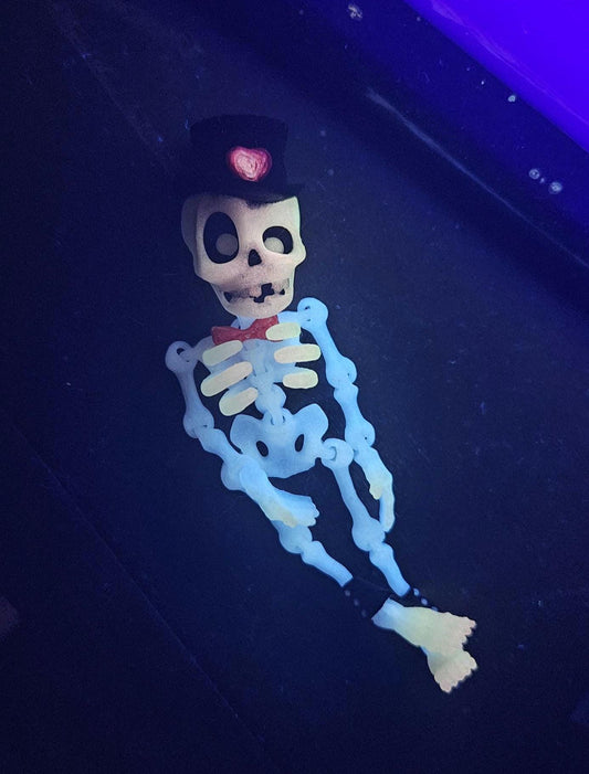 3D printed articulated flexy glow dapper skeleton